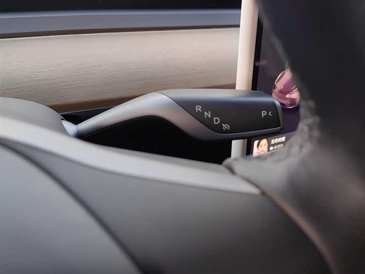 Фото 14 - Tesla Model Y