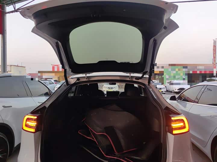 Фото 19 - Tesla Model Y