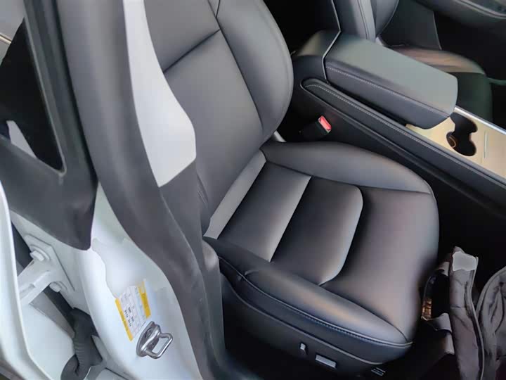 Фото 25 - Tesla Model Y