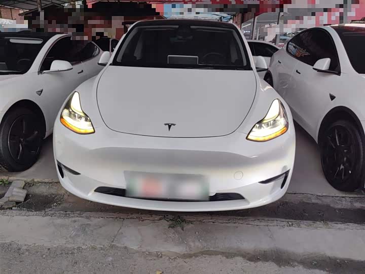 Фото 3 - Tesla Model Y