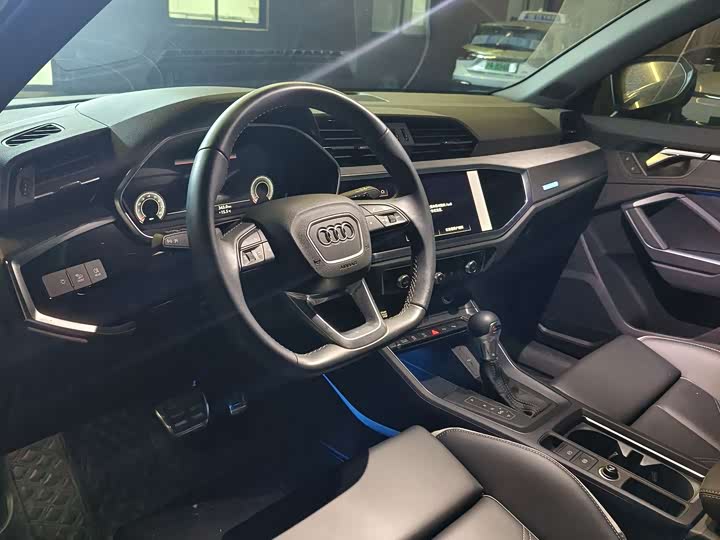 Фото 4 - Audi Q3