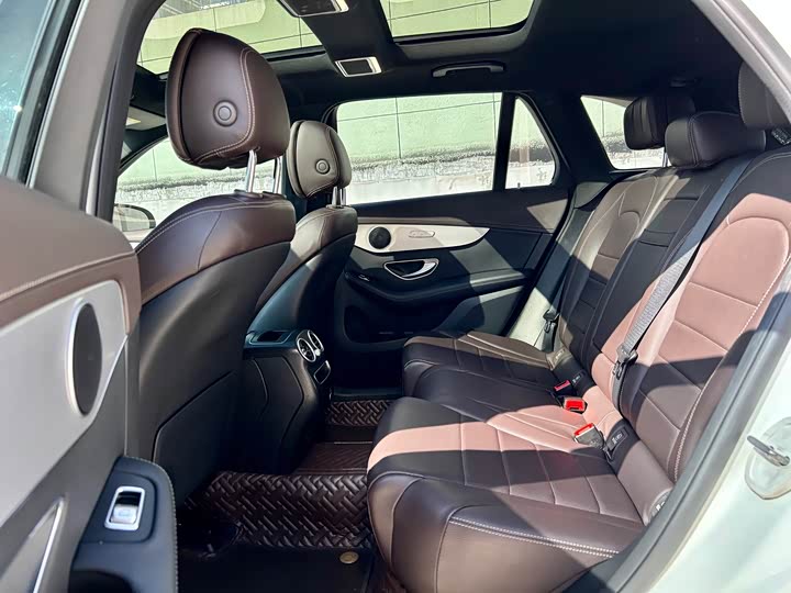 Фото 10 - Mercedes-Benz GLC-Class