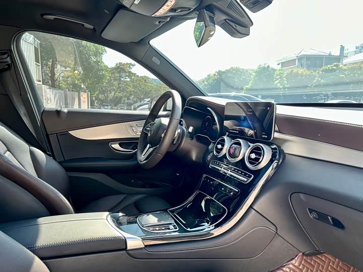 Фото 11 - Mercedes-Benz GLC-Class