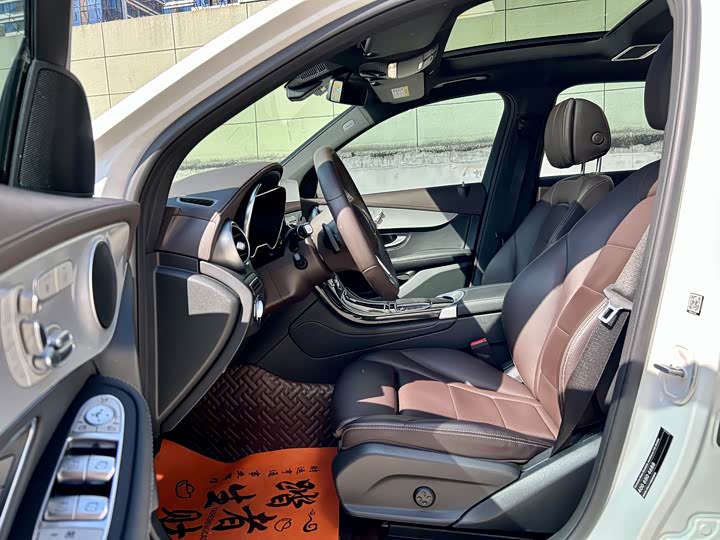 Фото 8 - Mercedes-Benz GLC-Class