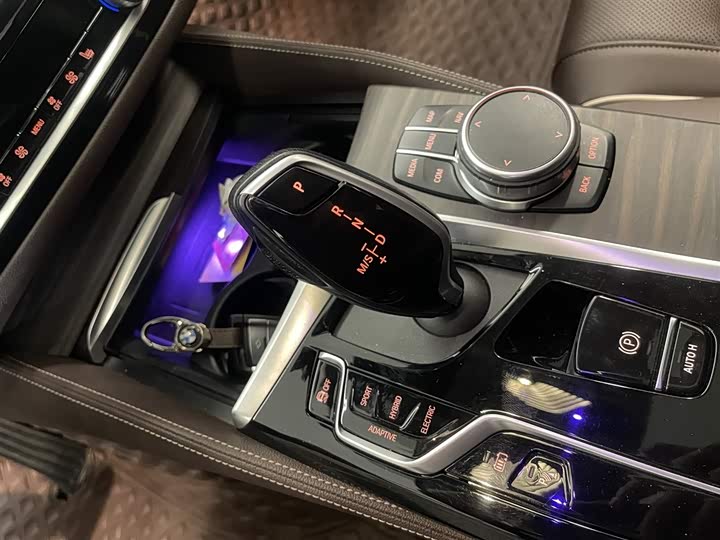 Фото 19 - BMW 5 Series Hybrid