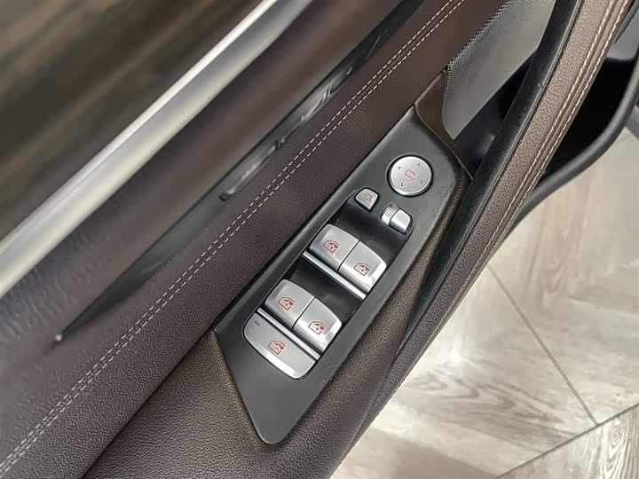 Фото 22 - BMW 5 Series Hybrid