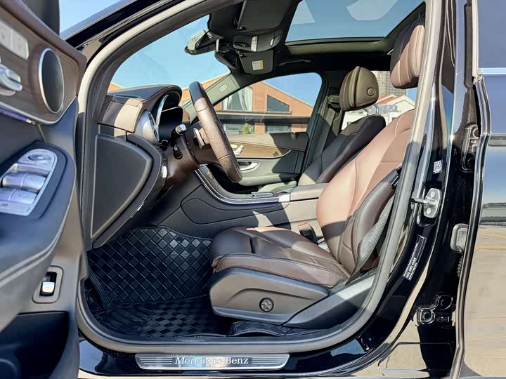 Фото 9 - Mercedes-Benz GLC-Class