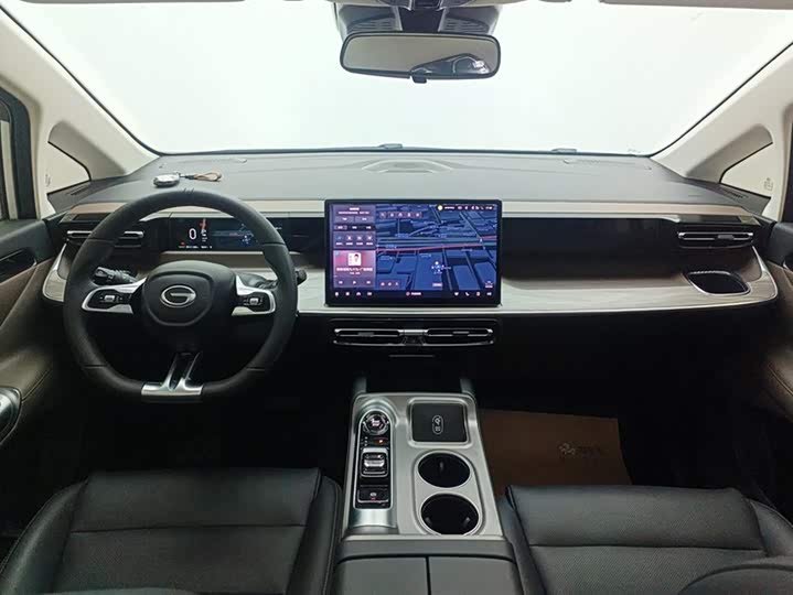 Фото 12 - GAC Trumpchi E8