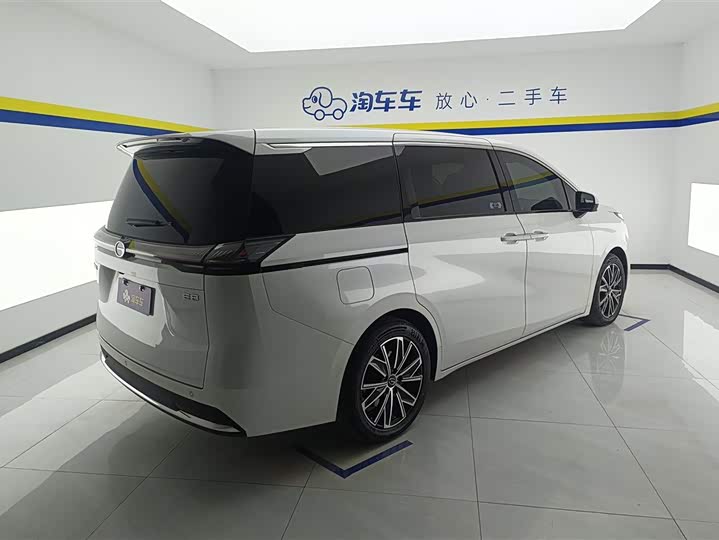 Фото 3 - GAC Trumpchi E8
