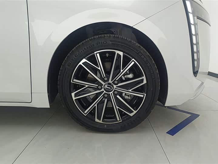 Фото 6 - GAC Trumpchi E8