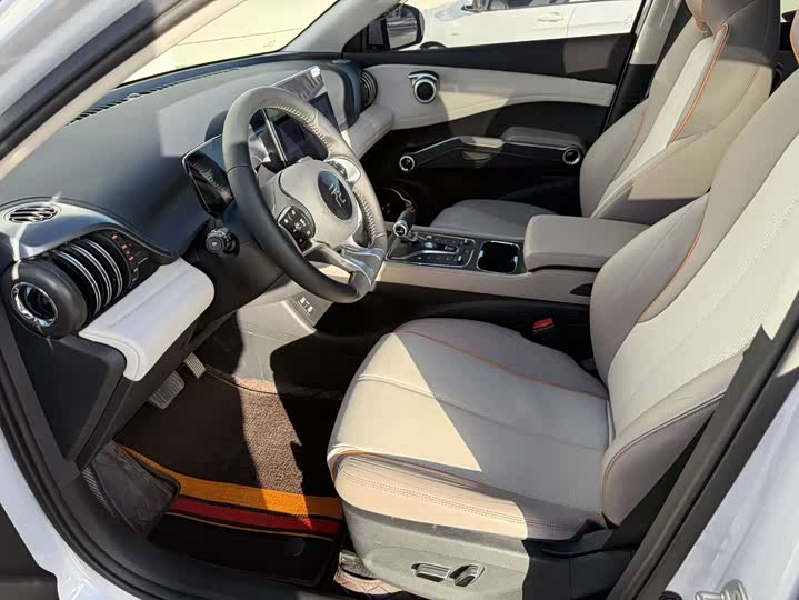 Фото 5 - BYD Yuan Plus