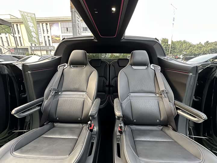 Фото 6 - HiPhi X