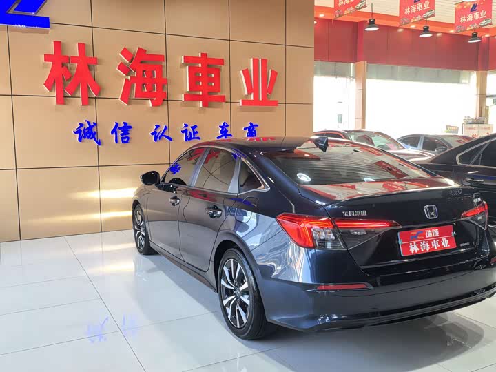 Фото 13 - Honda Civic