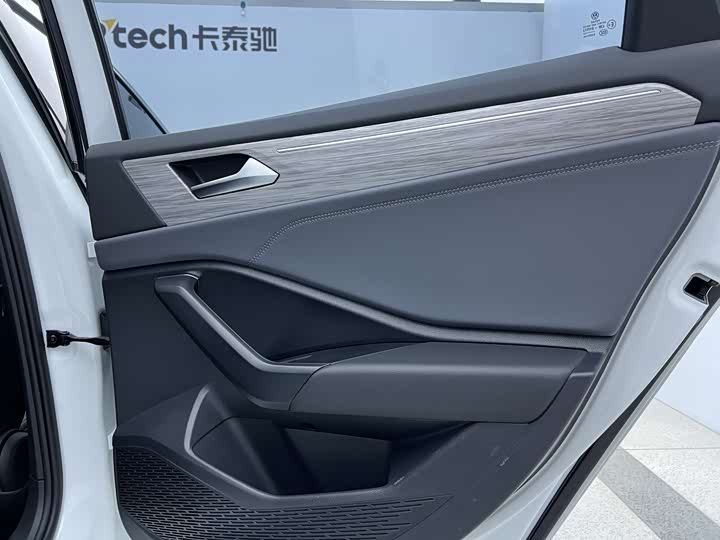 Фото 16 - Volkswagen Sagitar L