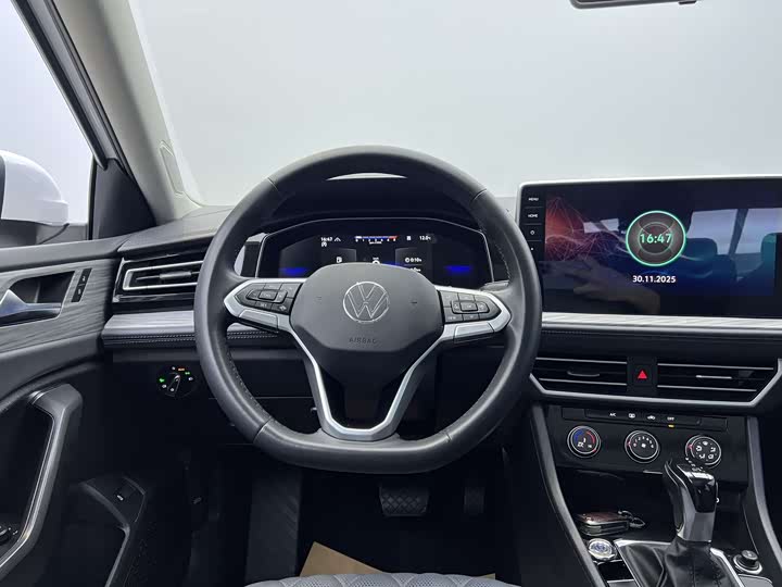 Фото 21 - Volkswagen Sagitar L