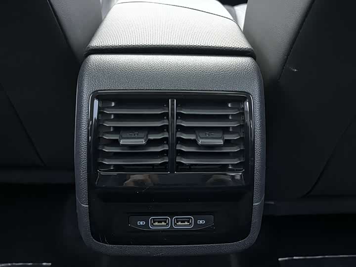 Фото 23 - Volkswagen Sagitar L