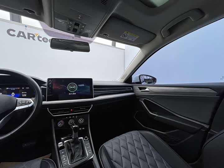 Фото 25 - Volkswagen Sagitar L