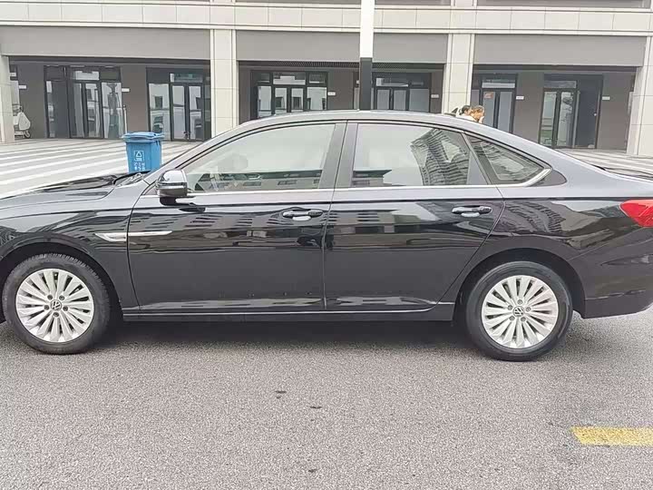 Фото 10 - Volkswagen Lavida