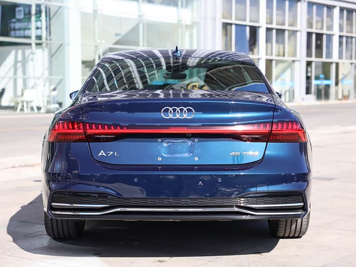 Фото 5 - Audi A7L