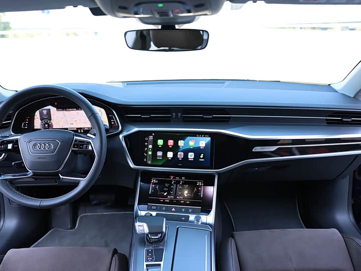 Фото 9 - Audi A7L