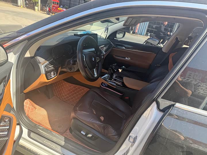 Фото 5 - BMW 6 Series GT