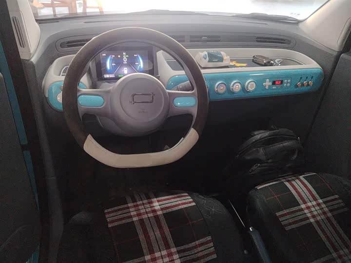 Фото 10 - Bestune Pony