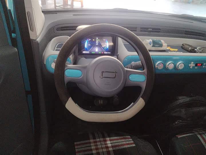 Фото 11 - Bestune Pony