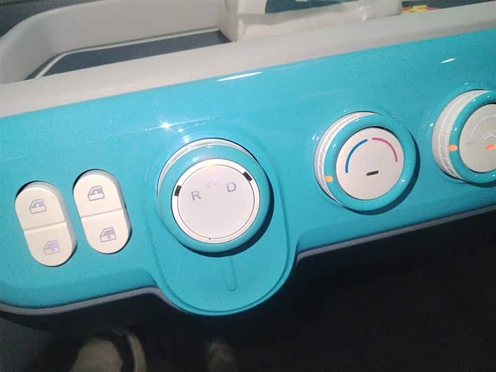 Фото 14 - Bestune Pony