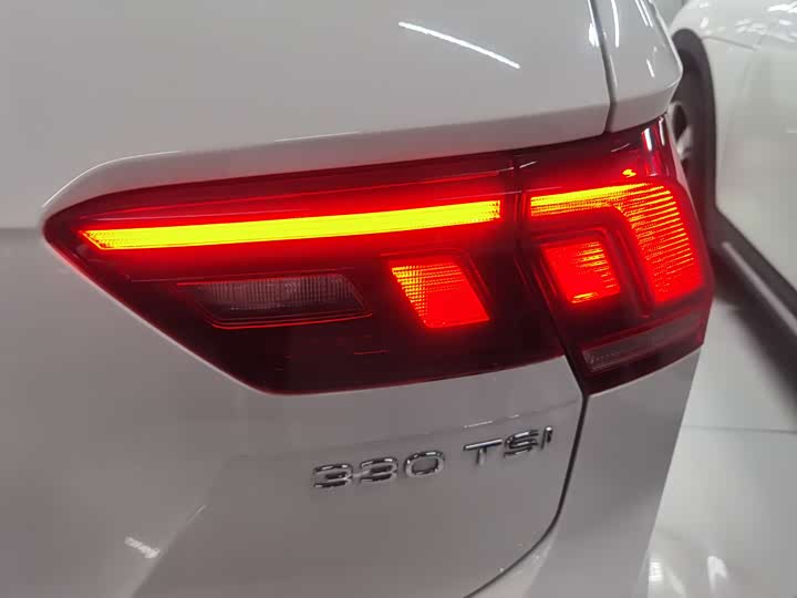 Фото 17 - Volkswagen Tiguan L Pro