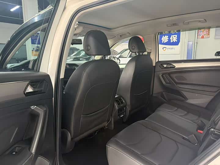 Фото 9 - Volkswagen Tiguan L Pro