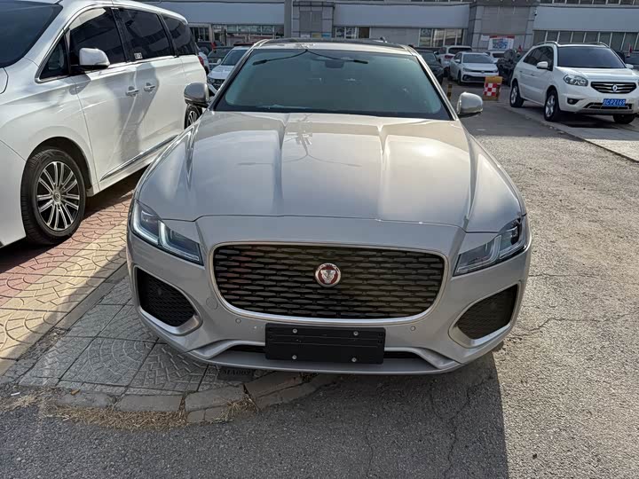 Фото 2 - Jaguar XF L