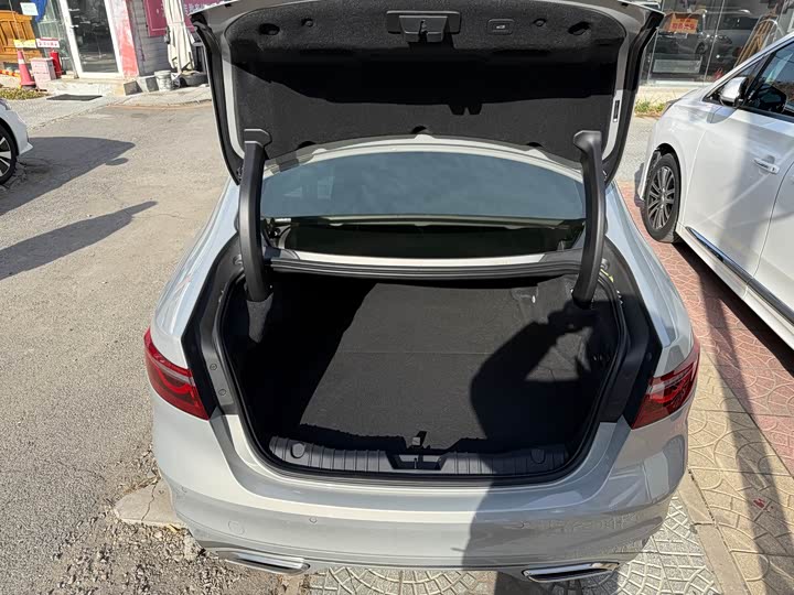 Фото 9 - Jaguar XF L