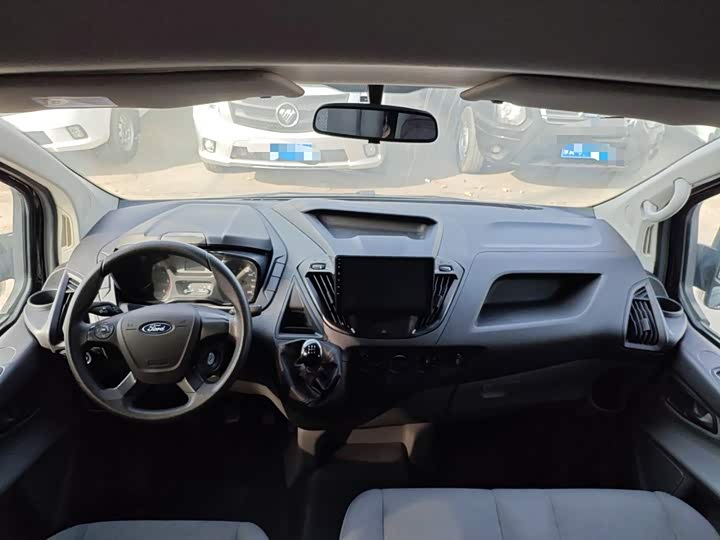 Фото 10 - Ford Transit