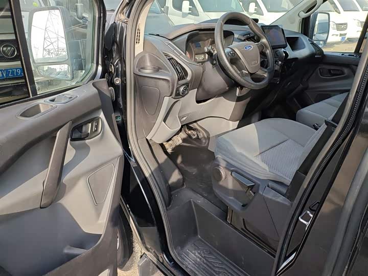 Фото 16 - Ford Transit