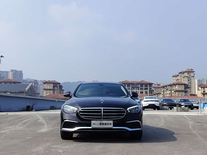 Фото 2 - Mercedes-Benz E-Class