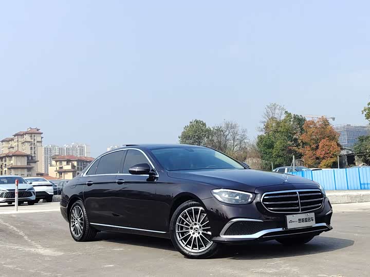 Фото 3 - Mercedes-Benz E-Class