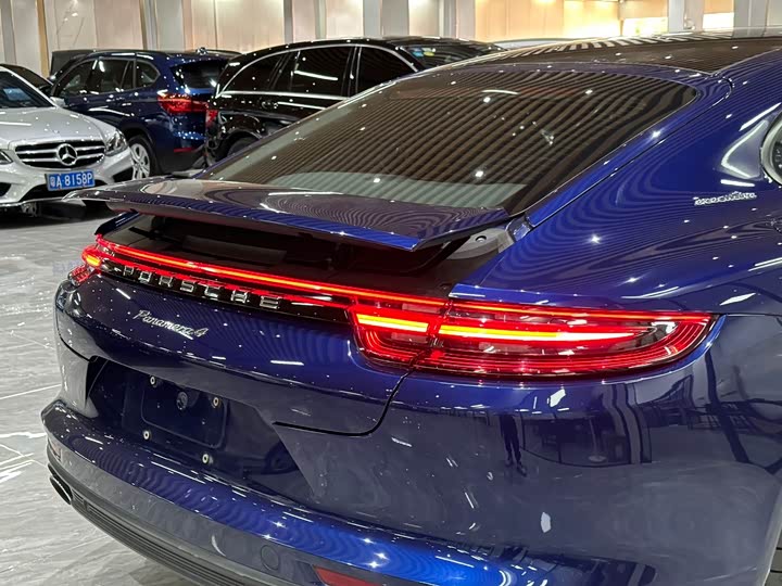 Фото 11 - Porsche Panamera