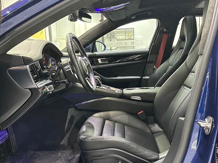 Фото 13 - Porsche Panamera