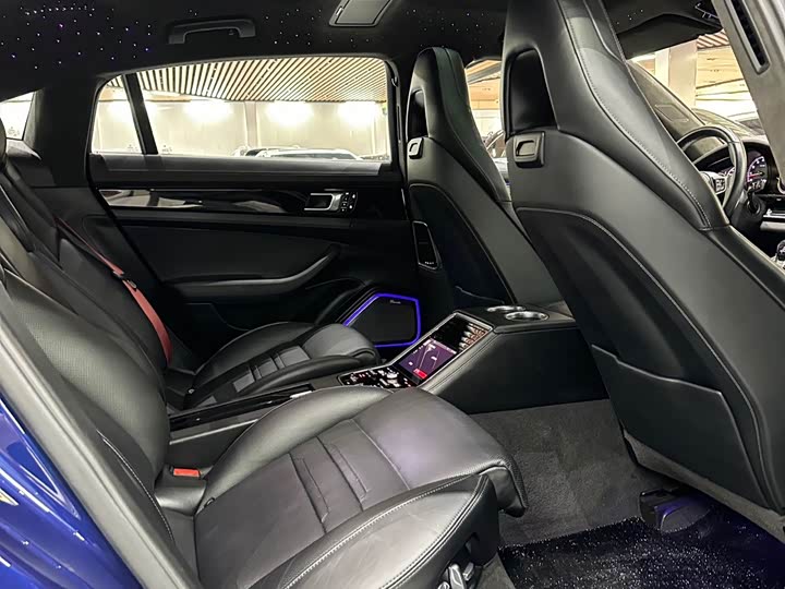 Фото 17 - Porsche Panamera