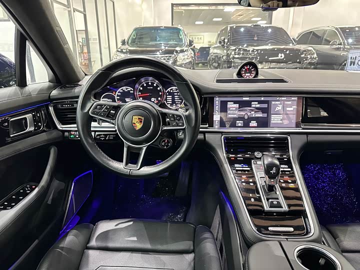 Фото 20 - Porsche Panamera