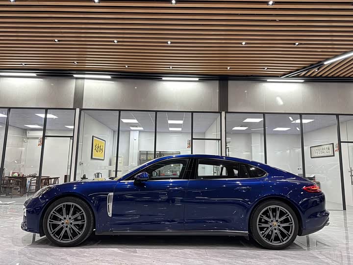 Фото 4 - Porsche Panamera