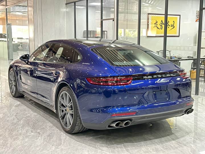 Фото 5 - Porsche Panamera