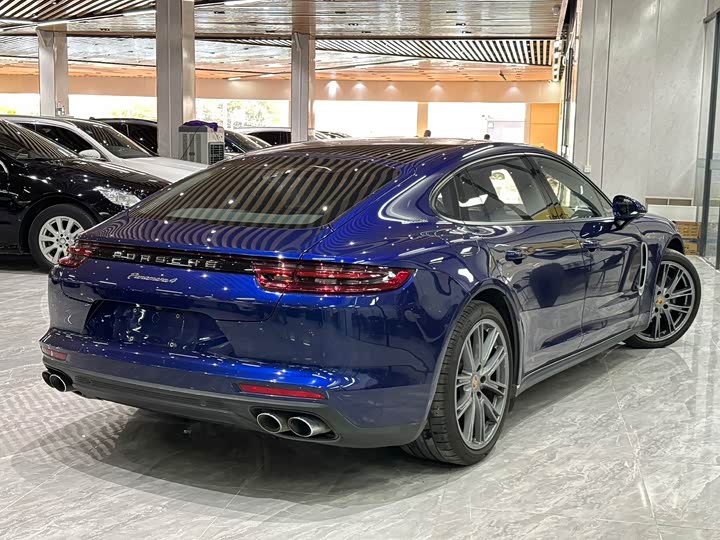 Фото 7 - Porsche Panamera