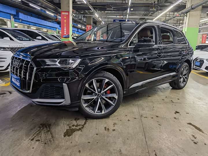 Фото 1 - Audi Q7