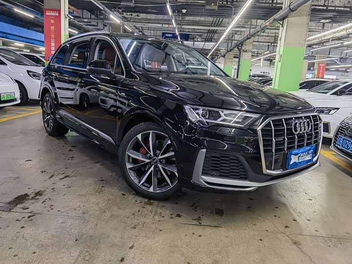 Фото 3 - Audi Q7