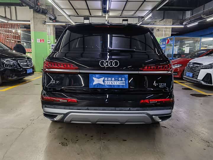 Фото 5 - Audi Q7