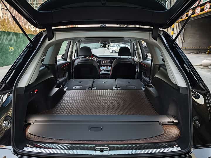 Фото 11 - Audi Q7