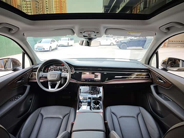 Фото 5 - Audi Q7