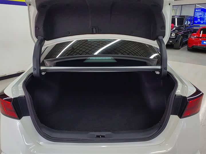 Фото 4 - Nissan Teana