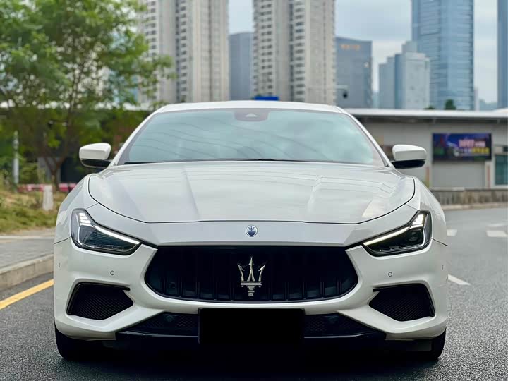 Фото 2 - Maserati Ghibli